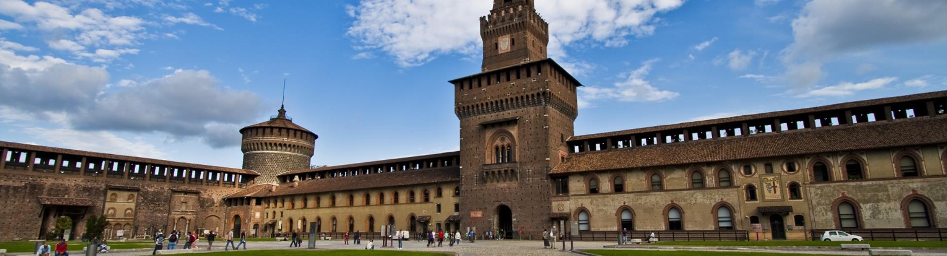 Discover Milan and its beauties: the Castello Sforzesco easy to reach from Hotel Astoria