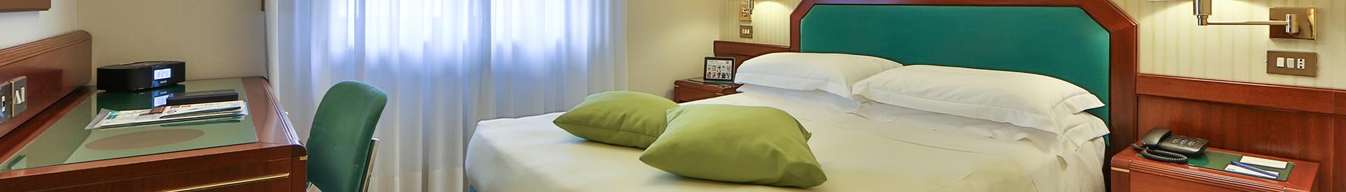  Looking for a hotel for your stay in Milano (MI)? Book/reserve at the Hotel Astoria