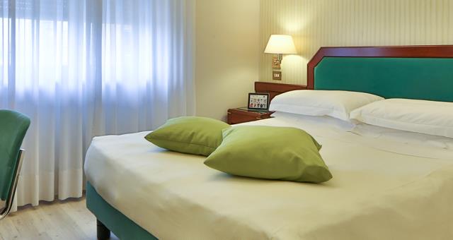  Looking for a hotel for your stay in Milano (MI)? Book/reserve at the Hotel Astoria